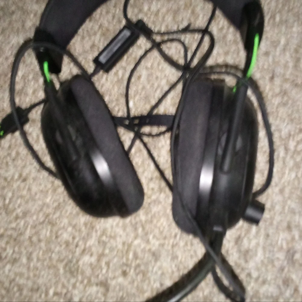 Wired gaming headset